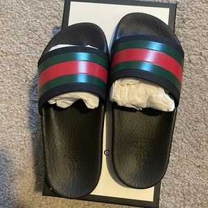 Kids Gucci slides